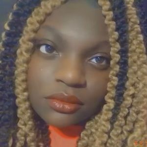 Meet your Posher, Janeisha